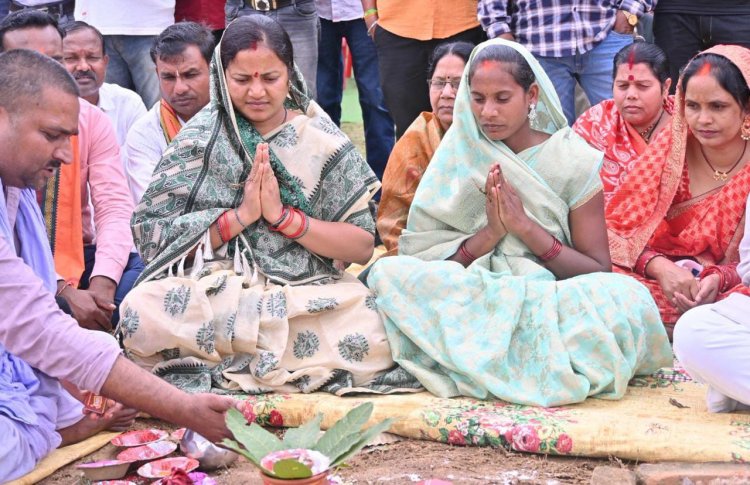 सूरजपुर में 11 करोड़ 39 लाख रुपये की लागत से दो सड़कों का निर्माण कार्य प्रारंभ