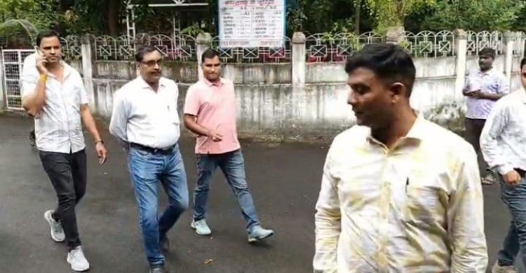 मनेंद्रगढ़ में एसीबी का बड़ा एक्शन: पीडब्ल्यूडी के सब इंजीनियर 21 हजार की घूस लेते गिरफ्तार, विभाग में मचा हड़कंप