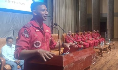 सूर्यकिरण एरोबैटिक टीम ने बच्चों से की मुलाकात, दी प्रेरणा – बढ़ाया उत्साह