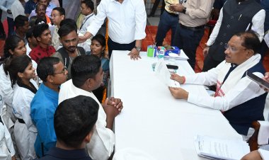 जनदर्शन में वूमेन्स सेल्फ डिफेंस ऑर्गनाइजेशन के प्रतिनिधिमंडल ने की मुलाकात