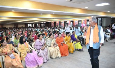 “सही मतदाता सूची ही मजबूत लोकतंत्र की नींव”—रायपुर में BLA बैठक में सांसद बृजमोहन का उद्बोधन