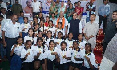 युवा शक्ति ही नया भारत की ताकत: गुरुकुल स्कूल में सांसद बृजमोहन ने खिलाड़ियों का बढ़ाया हौसला