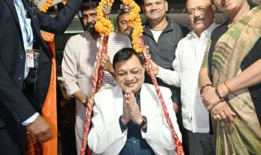 कोसाबाड़ी के सब्जी विक्रेताओं ने उद्योग मंत्री व महापौर को तौला सब्जी व फल से, वेडिंग जोन की सौगात पर जताया आभार