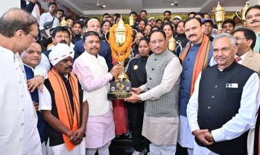 मुख्यमंत्री ने ऑल इंडिया फ़ॉरेस्ट स्पोर्ट्स मीट के विजेता खिलाड़ियों से मुलाकात कर दी बधाई