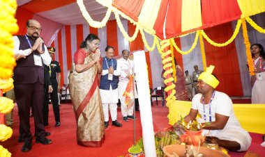 सरगुजा जिले में आयोजित कार्यक्रम में राष्ट्रपति द्रौपदी मुर्मु मुख्य अतिथि के रूप में हुईं शामिल