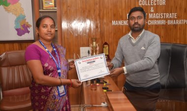 कलेक्टर ने समर्पित बीएलओ को प्रशस्ति पत्र से किया सम्मानित