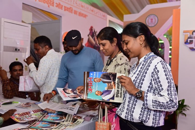 छत्तीसगढ़ की 25 वर्षों की विकास यात्रा को देखने पहुंच रहे है बड़ी संख्या में लोग