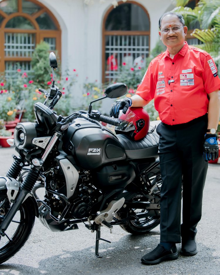 मुख्यमंत्री श्री विष्णुदेव साय ने स्वयं बाइक चलाकर युवाओं को दिया सुरक्षित ड्राइविंग का संदेश