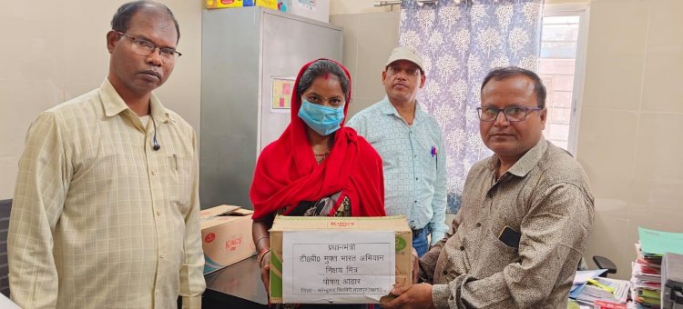 मनेन्द्रगढ़ के शराफत अली ने टीबी मरीज के इलाज व पोषण की जिम्मेदारी संभाली, कहा - “किसी और को मेरे पिता जैसा दुख न झेलना पड़े”