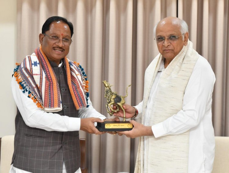 मुख्यमंत्री  विष्णु देव साय ने गांधीनगर में गुजरात के मुख्यमंत्री श्री भूपेंद्र पटेल से की सौजन्य भेंट