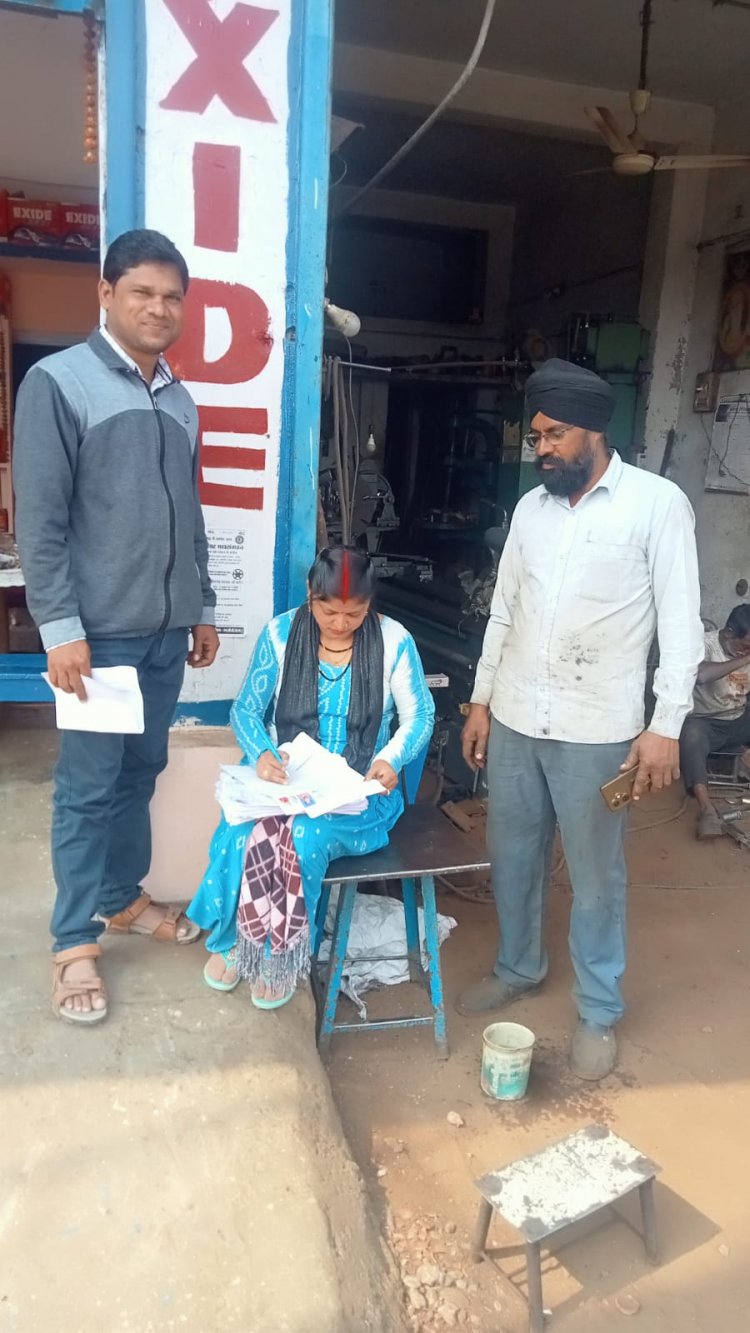 बीएलओ ने घर-घर पहुंचकर गणना पत्रक एकत्रित किए 