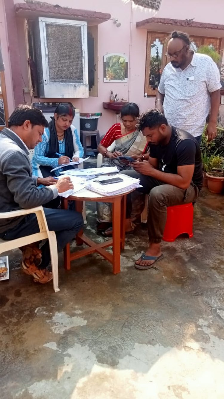 बीएलओ ने घर-घर पहुंचकर गणना पत्रक एकत्रित किए 