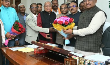 मुख्यमंत्री साय से अखिल भारतीय राष्ट्रीय महासभा हल्बा हल्बी आदिवासी समाज के प्रतिनिधि मंडल के सदस्यों ने सौजन्य मुलाकात की