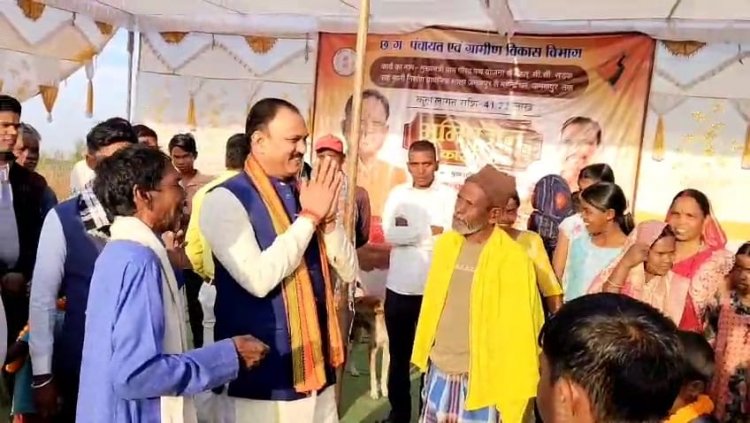 आवारा मवेशियों को लेकर स्वास्थ्य मंत्री श्याम बिहारी जायसवाल का बड़ा बयान — “गाय को सड़क पर छोड़ने से बेहतर है घर में बांधकर पालन करें।