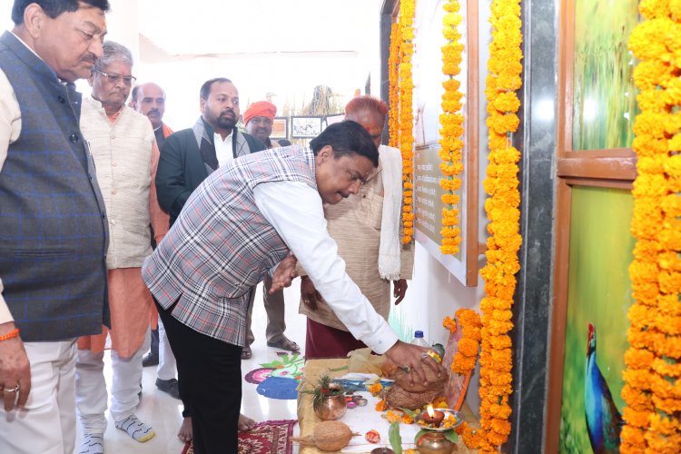 गिधवा-परसदा बनेगा देश का प्रमुख पक्षी संरक्षण केंद्र: वन मंत्री केदार कश्यप