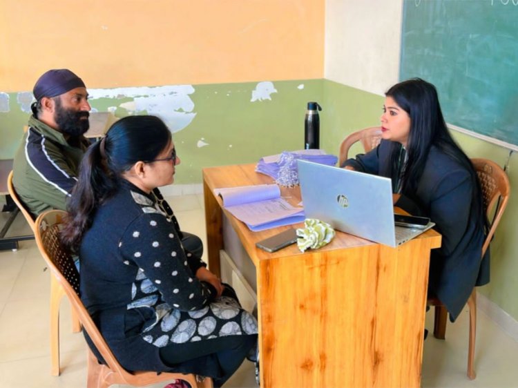 दिल्ली वर्ल्ड पब्लिक स्कूल के शिक्षकों ने छात्र-छात्राओं के समग्र विकास हेतु अभिभावकों से बैठक की