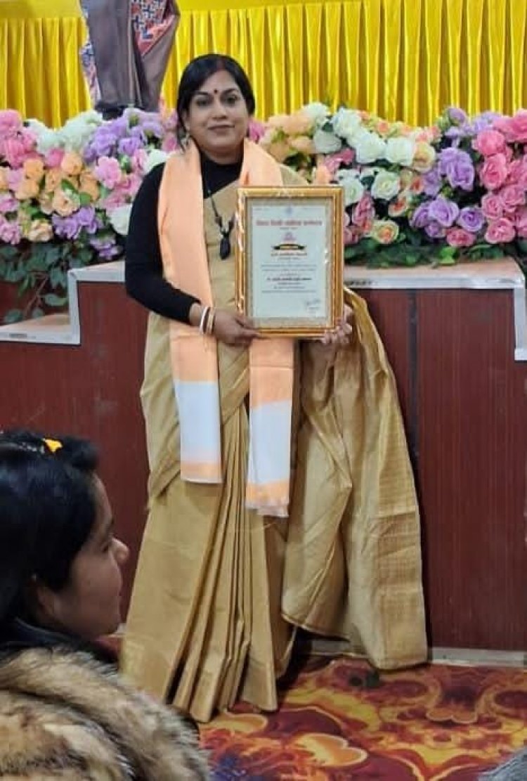 राज्यपाल आरिफ मोहम्मद खान ने  कवयित्री अनामिका चक्रवर्ती को किया सम्मानित, मनेन्द्रगढ़ फिर से हुआ गौरवान्वित