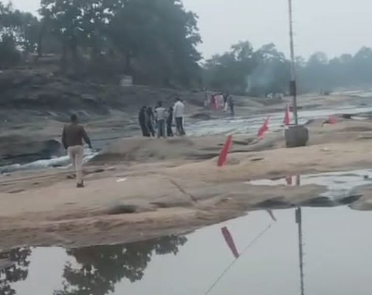 अमृतधारा जलप्रपात में पर्यटकों की सुरक्षा को लेकर पुलिस सतर्क जागरूकता अभियान हुआ तेज