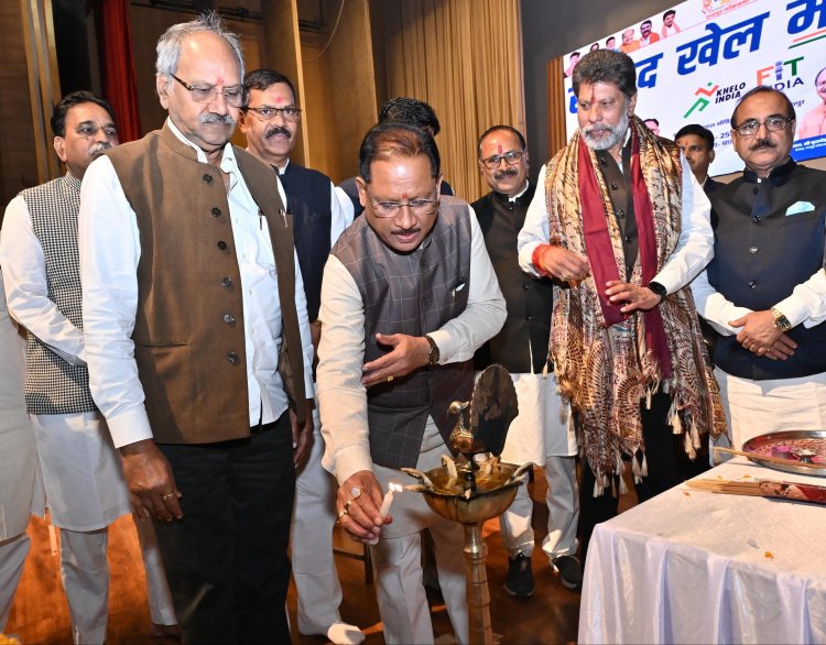मुख्यमंत्री  विष्णु देव साय ने पूर्व प्रधानमंत्री स्वर्गीय श्री अटल बिहारी वाजपेयी की जयंती पर 115 शहरों में अटल परिसरों का लोकार्पण किया