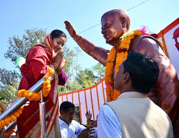 मंत्री राजवाड़े ने भारत रत्न अटल बिहारी वाजपेयी के छायाचित्र पर माल्यार्पण कर दी श्रद्धांजलि