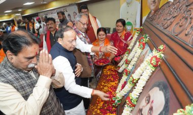 वरिष्ठ भाजपा कार्यकर्ताओं और शतकवीरों का सम्मान अटल जी को सच्ची श्रद्धांजलि:बृजमोहन