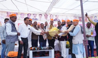 माँ शाकम्भरी महोत्सव में शामिल हुए सांसद बृजमोहन अग्रवाल, फल–सब्जी वितरण कर दिया सेवा व आत्मनिर्भरता का संदेश