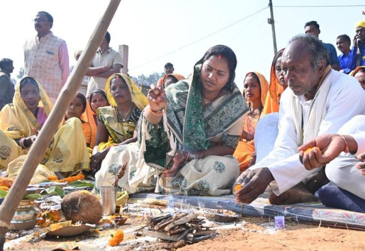 मंत्री लक्ष्मी राजवाड़े ने दो सड़क निर्माण कार्यों का किया भूमिपूजन