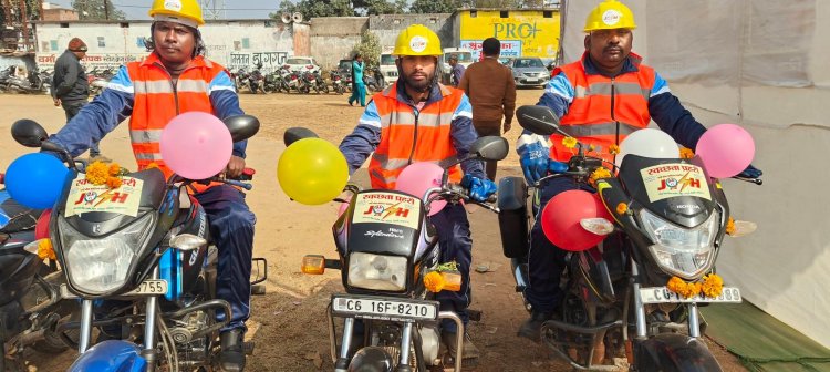 प्रभारी मंत्री राम विचार नेताम व  स्वस्थ मंत्री श्याम ने छत्तीसगढ़ की पहली जर्नीऑफ सेनिटेशन हाइजिन जोश पहल की ,  शुरुआत संस्थागत शौचालय की सफाई हेतु छत्तीसगढ़ की पहली जर्नी ऑफ सेनिटेशन हाइजिन जोश को मिली हरी झंडी