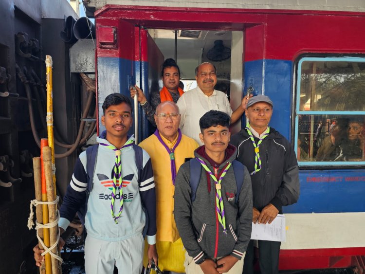 उत्तर विधायक पुरंदर मिश्रा ने हरी झंडी दिखाकर स्काउट–गाइड दल को किया रवाना