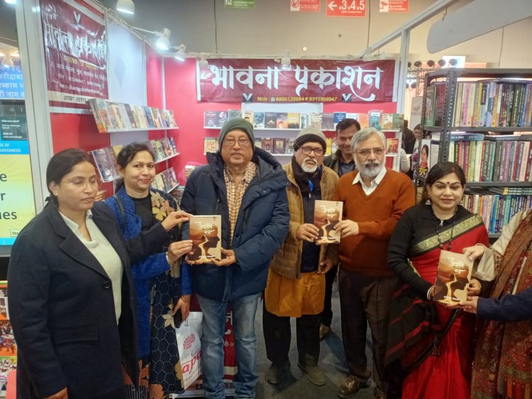 अनामिका चक्रवर्ती की कविताएं अनछुए विषयों पर साहसिक कविताएं हैं। नाटककार राजेश कुमार