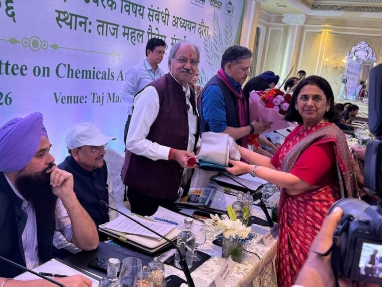 किसानों के हित और रोजगार सृजन पर केंद्रित रही उर्वरक समिति की मुंबई बैठक, सांसद बृजमोहन अग्रवाल ने उठाया छत्तीसगढ़ में उर्वरक एवं रसायन निवेश का मुद्दा
