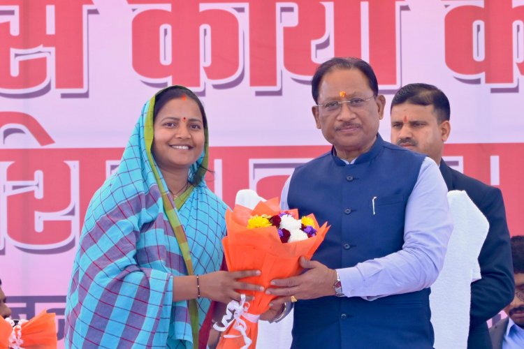 चुनगड़ी में मुख्यमंत्री विष्णु देव साय की घोषणा: मिनी स्टेडियम और भटगांव नगर पंचायत को 1 करोड़ की सौगात, मंत्री लक्ष्मी राजवाड़े की मांग पर मिली विकास कार्यों को बड़ी स्वीकृति