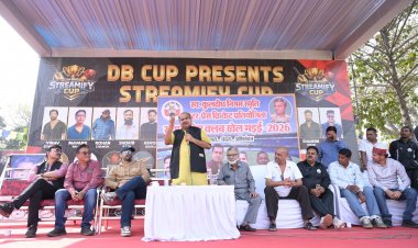 सुभाष स्टेडियम में पत्रकारों की खेल मड़ई, पुरंदर मिश्रा ने बढ़ाया खिलाड़ियों का उत्साह