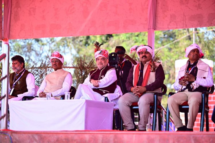 अमित शाह ने देखा बस्तर की जनजातीय विरासत का वैभव, विजेता दलों से मिलकर बढ़ाया उत्साह