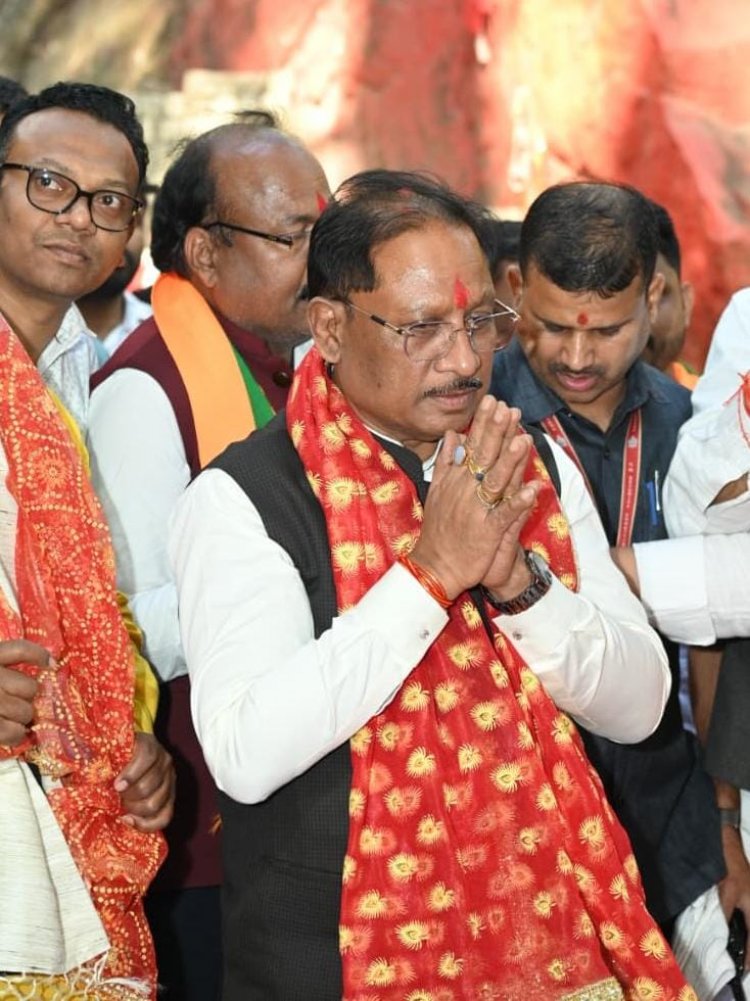 मुख्यमंत्री ने कुदरगढ़ी माता मंदिर में पूजा-अर्चना कर की प्रदेशवासियों की सुख-समृद्धि की कामना
