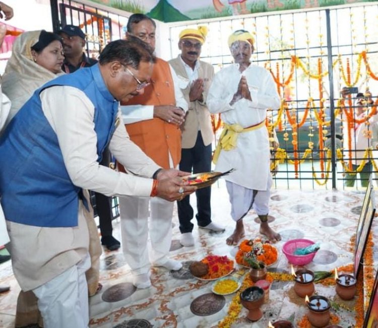 मुख्यमंत्री  विष्णुदेव साय ने बड़ादेव की पूजा कर प्रदेशवासियों की सुख-समृद्धि की कामना की
