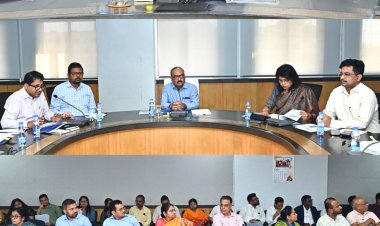 मुख्य सचिव ने लोक सेवा गारंटी की सेवाओं के क्रियान्वन की समीक्षा की