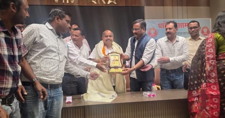 “जब शिक्षक मजबूत, तब राष्ट्र समृद्ध: आमसभा में पुरन्दर मिश्रा का प्रेरक संबोधन”