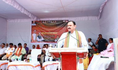 प्रभारी मंत्री ओ.पी. चौधरी ने की विभागीय कार्यों की समीक्षा, योजनाओं का लाभ अंतिम व्यक्ति तक पहुंचाने पर दिया जोर