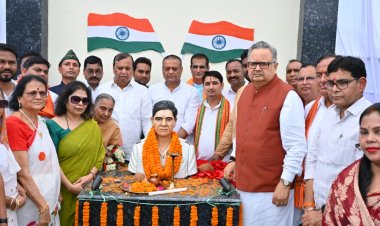 विधानसभा अध्यक्ष डॉ. रमन सिंह ने किया छत्तीसगढ़ महतारी और शहीद खोण्डे की प्रतिमा का अनावरण