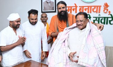 मुख्यमंत्री विष्णु देव साय से विभिन्न संत-महात्माओं ने की सौजन्य भेंट, आध्यात्मिक शिक्षा को बढ़ावा देने के निर्णय पर जताया आभार