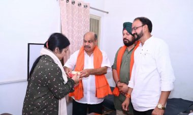 "बदलता भारत – बढ़ता भारत" अभियान के अंतर्गत बुद्धिजीवियों के द्वार पहुंचे विधायक पुरंदर मिश्रा