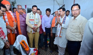 विशेष जनसंपर्क अभियान के तहत लोरमी में 14 एवं मस्तुरी में 10 प्रबुद्धजनों से किया संवाद, विकसित भारत-2047 के संकल्प और केंद्र सरकार की जनकल्याणकारी योजनाओं पर हुई चर्चा