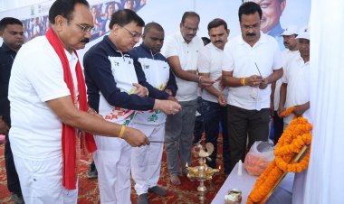 योग से शारीरिक व मानसिक विकास होता है, इसे जीवन में अपनाएं - मंत्री श्री लखनलाल देवांगन