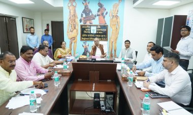 किसानों को उचित मूल्य, जनता को निर्बाध राशन मिले: FCI बैठक में बृजमोहन अग्रवाल ने दिए सख्त निर्देश