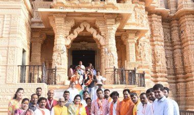 सोमनाथ स्वाभिमान सांस्कृतिक यात्रा दल लौटा, रायपुर रेलवे स्टेशन पर 1040 विशिष्टजनों का हुआ आत्मीय एवं भव्य स्वागत