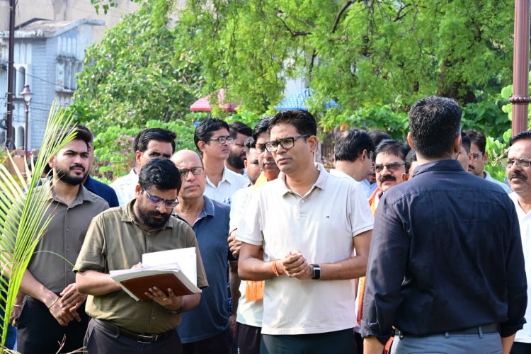 सिंदूर पार्क, मिनी स्टेडियम और पंचतत्व गार्डन सहित कई परियोजनाओं की प्रगति की समीक्षा की