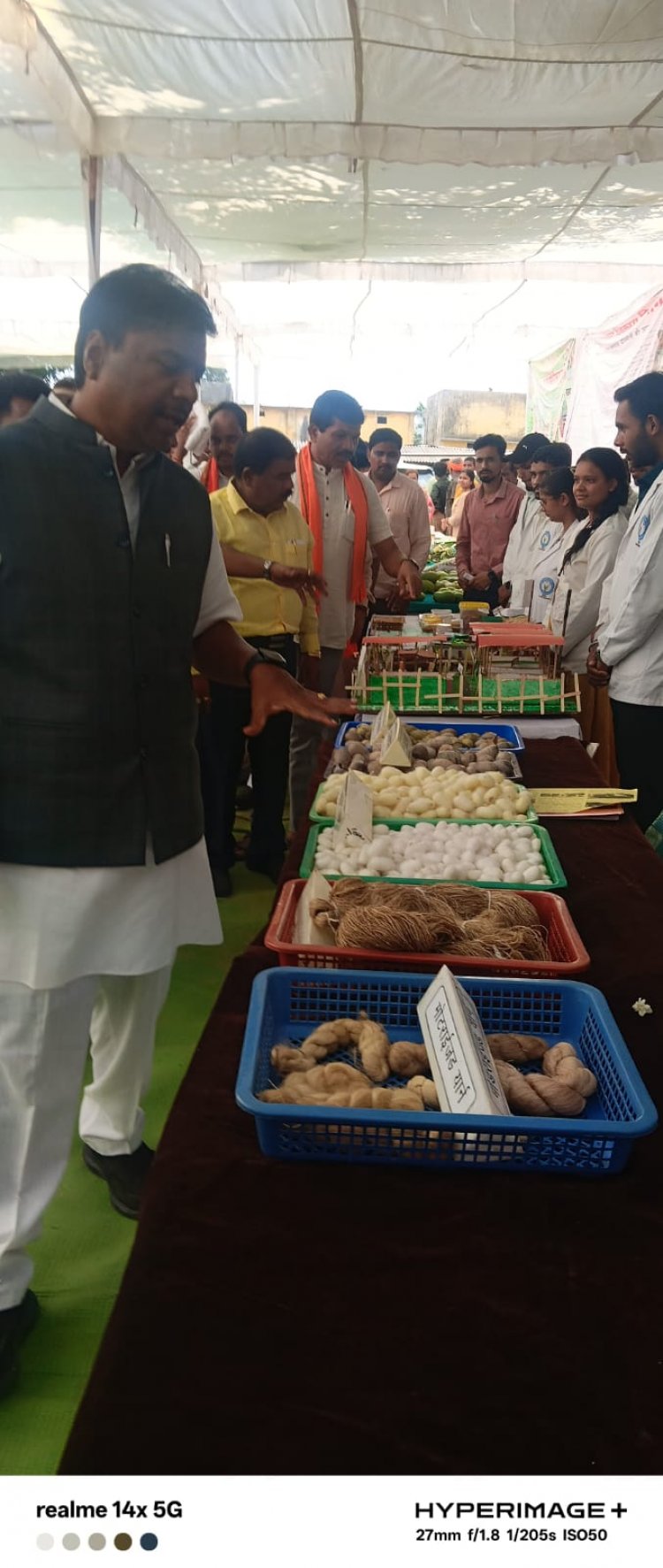 प्राकृतिक खेती अपनाकर किसान अपनी बढ़ाएं आय और बचाएं मिट्टी की उर्वरता- मंत्री श्री केदार कश्यप