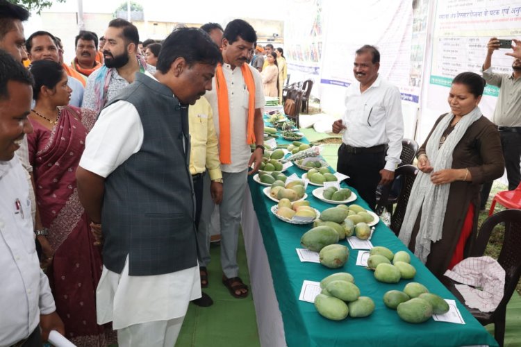 प्राकृतिक खेती अपनाकर किसान अपनी बढ़ाएं आय और बचाएं मिट्टी की उर्वरता- मंत्री श्री केदार कश्यप