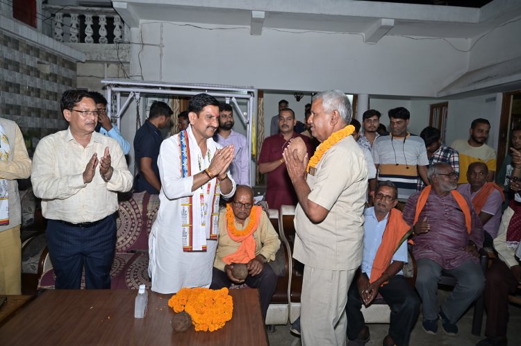 विशेष जनसंपर्क अभियान के तहत लोरमी में 14 एवं मस्तुरी में 10 प्रबुद्धजनों से किया संवाद, विकसित भारत-2047 के संकल्प और केंद्र सरकार की जनकल्याणकारी योजनाओं पर हुई चर्चा